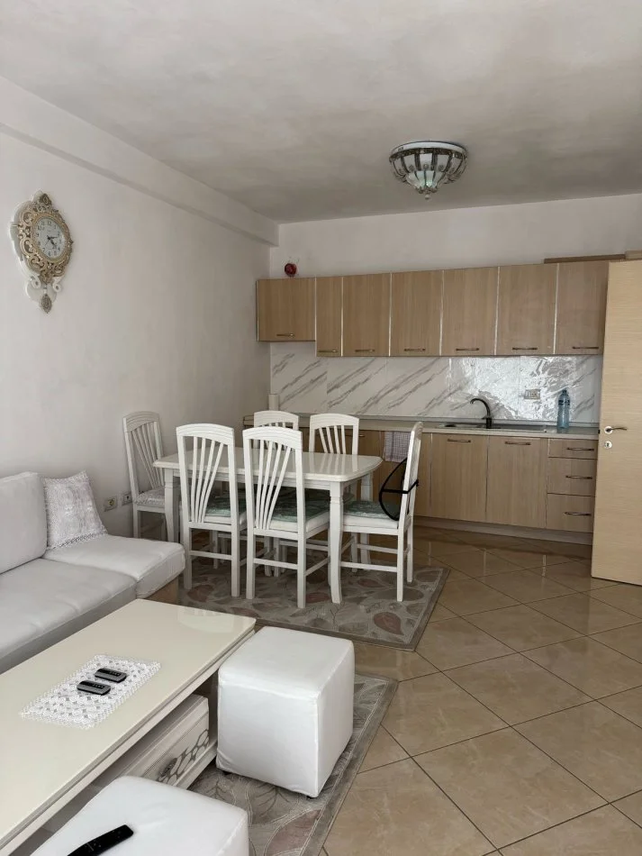 Tirane, jepet me qera apartament 2+1+Ballkon Kati 5, 110 m² 550 € (Astir)