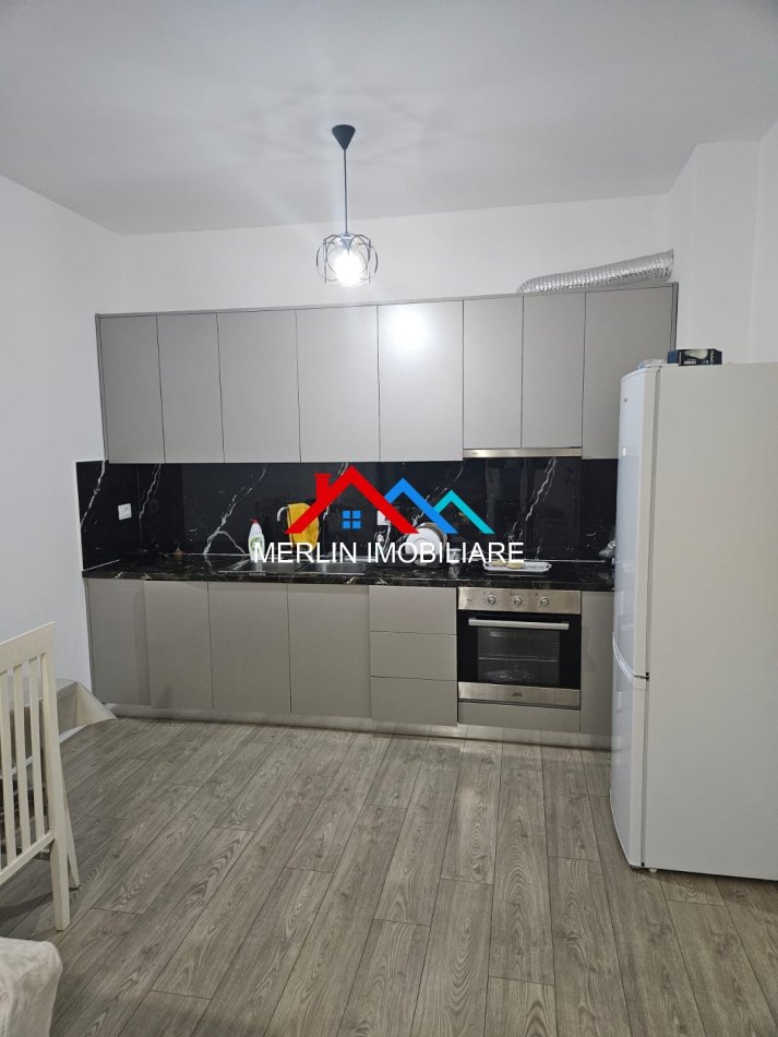 Tirane, jepet me qera apartament 1+1+Ballkon , 61 m² 550 € (RRUGA SADIK PETRELA,VARRI I BAMIT)