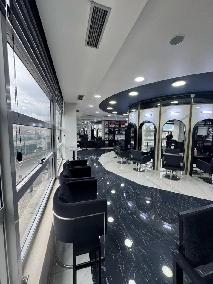 Tirane, shitet ambjent biznesi Kati 2, 158 m² 442.400 € (Astir)