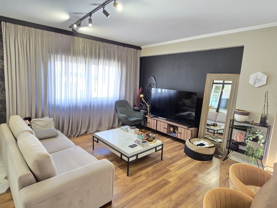 Tirane, shes apartament 2+1+Aneks+Ballkon Kati 3, 109 m² 250.000 € (Kopshti Botanik)