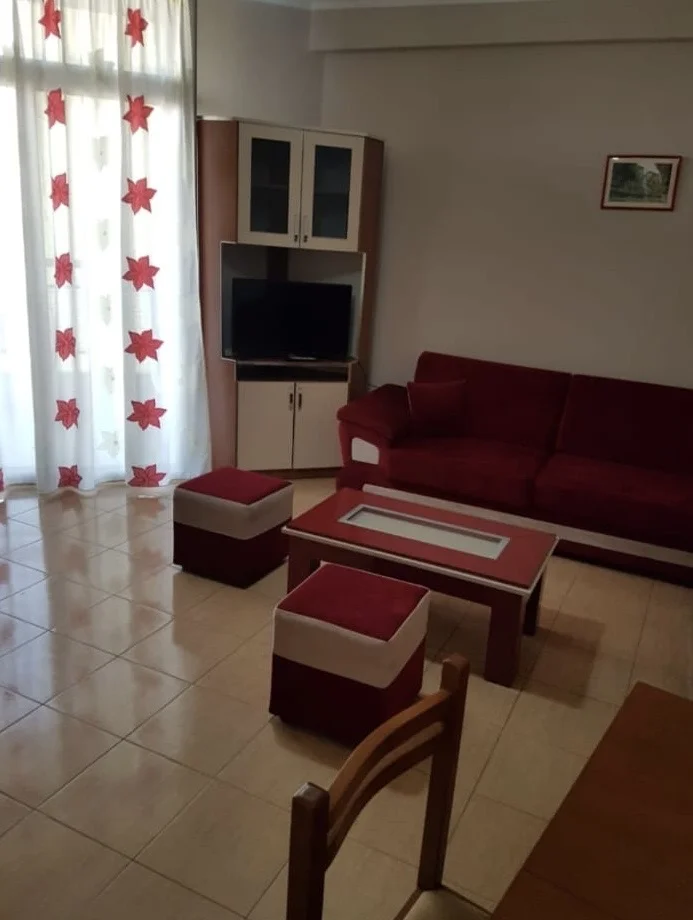 Tirane, jepet me qera apartament 1+1+Ballkon Kati 4, 67 m² 400 € (Ozone Astir 2 rotondot)