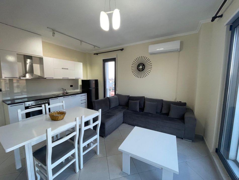 Tirane, jepet me qera apartament 1+1+Ballkon Kati 7, 55 m² 550 € (Fakulteti i mjeksise)