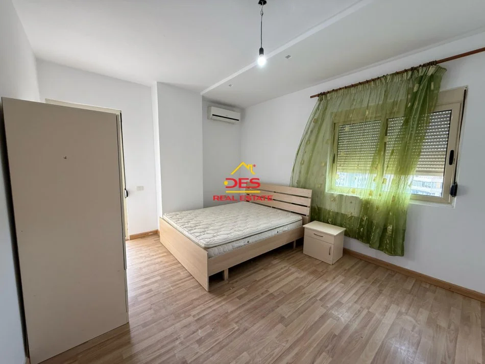 Vlore, shitet apartament 2+1+Ballkon Kati 10, 125 m² 130.000 € (Rruga Sadik Zotaj)