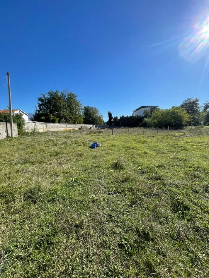 Tirane, shitet toke , 700 m² 150.000 € (Kashar)