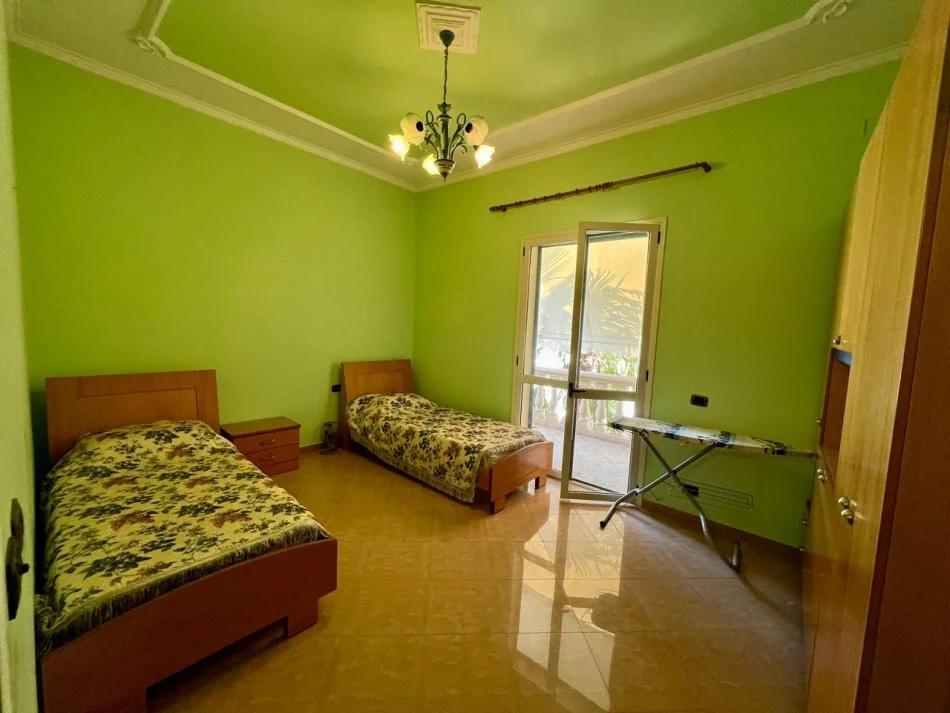 Vlore, shitet Vile 4+1+Ballkon Kati 0, 291 m² 650.000 € (lungomare)