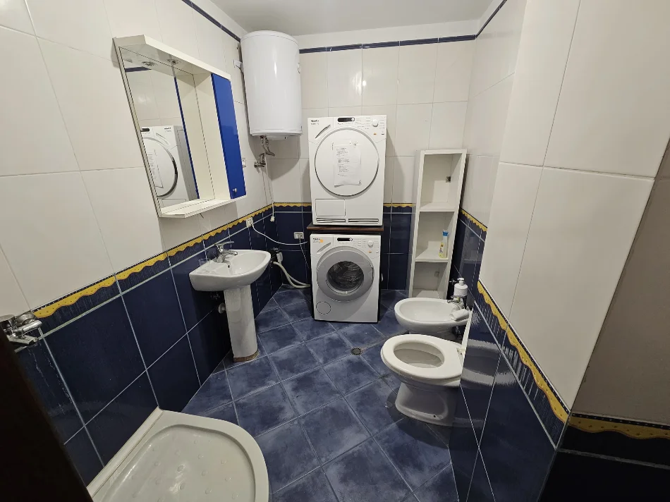 Tirane, shitet apartament 2+1+Aneks+Ballkon Kati 3, 140 m² 250.000 € (Kompleksi Colombo)