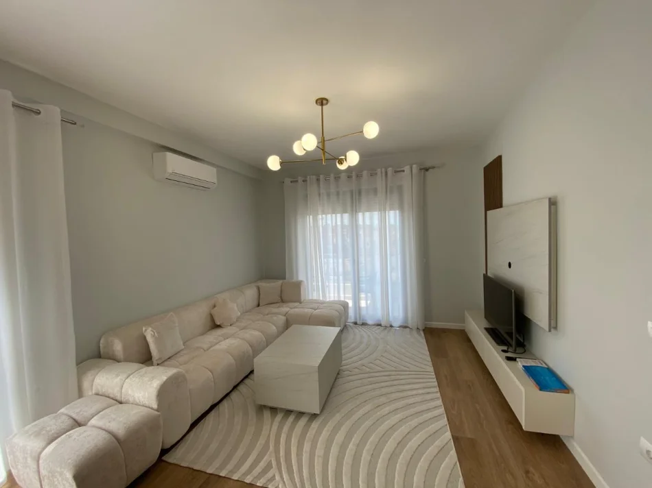 Tirane, jepet me qera apartament 2+1 Kati 2, 100 m² 820 € (GREEN HARMONY)
