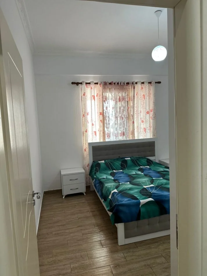 Tirane, jepet me qera apartament 1+1+Ballkon Kati 9, 60 m² 500 € (Teodor keko)