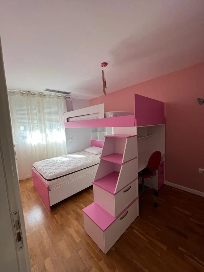 Tirane, jepet me qera apartament 2+1+Ballkon Kati 4, 99 m² 750 € (21 dhjetori)