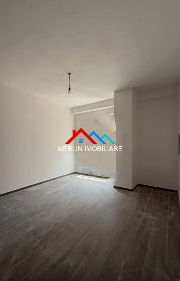 Tirane, jepet me qera zyre Kati 3, 70 m² 400 € (RRUGA DRITAN HOXHA)