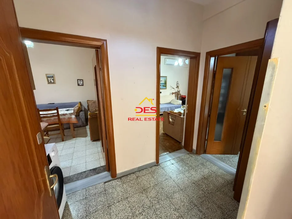 Vlore, shitet apartament 2+1+Ballkon Kati 1, 62 m² 72.000 € (Vlorë)