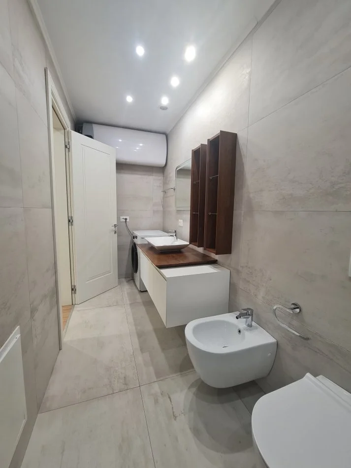 !Shitur! Durres, shitet apartament 2+1+Aneks+Ballkon Kati 2, 130 m² 190.000 € (Shkolla Italiane, Vollga)