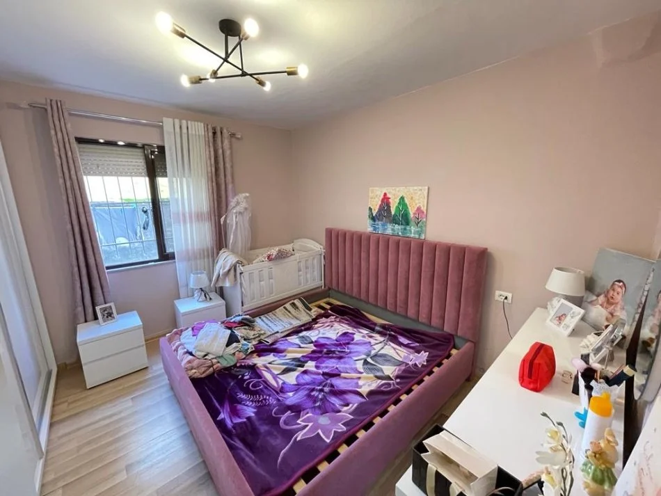 Tirane, jepet me qera apartament 1+1 Kati 1, 63 m² 500 € (Ish parku)