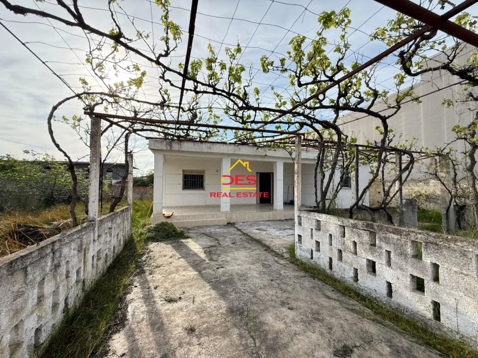 Vlore, shitet shtepi 2+1+Ballkon Kati 0, 128 m² 155.000 € (Rruga Mis Durhan)