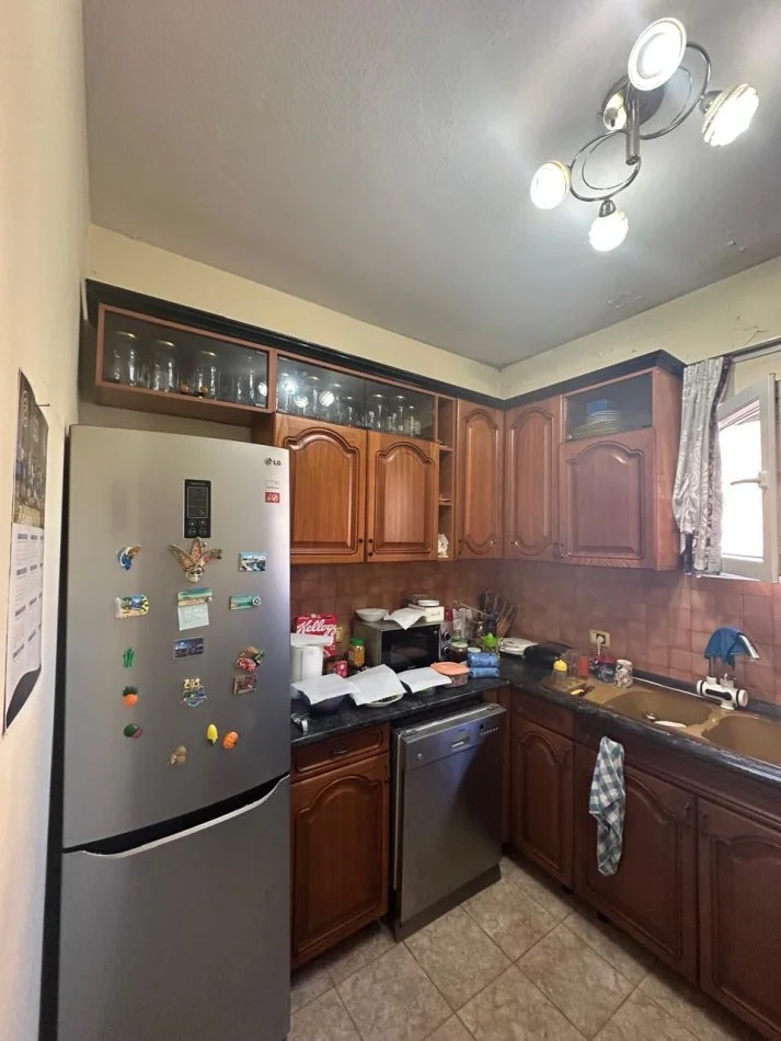 Tirane, shitet Vile 2 Katshe Kati 2, 175 m² (Laprake)