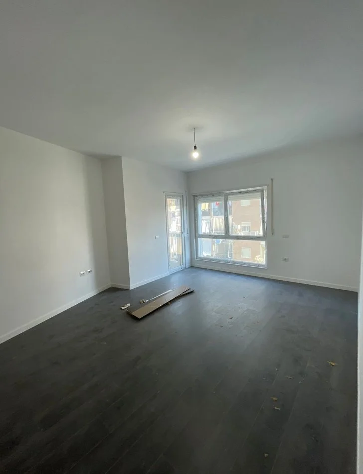 Tirane, shitet apartament 2+1 Kati 4, 109 m² 256.855 € (Rruga Barrikadave)