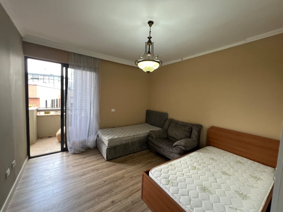 Tirane, shitet apartament 3+1+Ballkon Kati 10, 133 m² 355.000 € (Rruga e kosovarve)