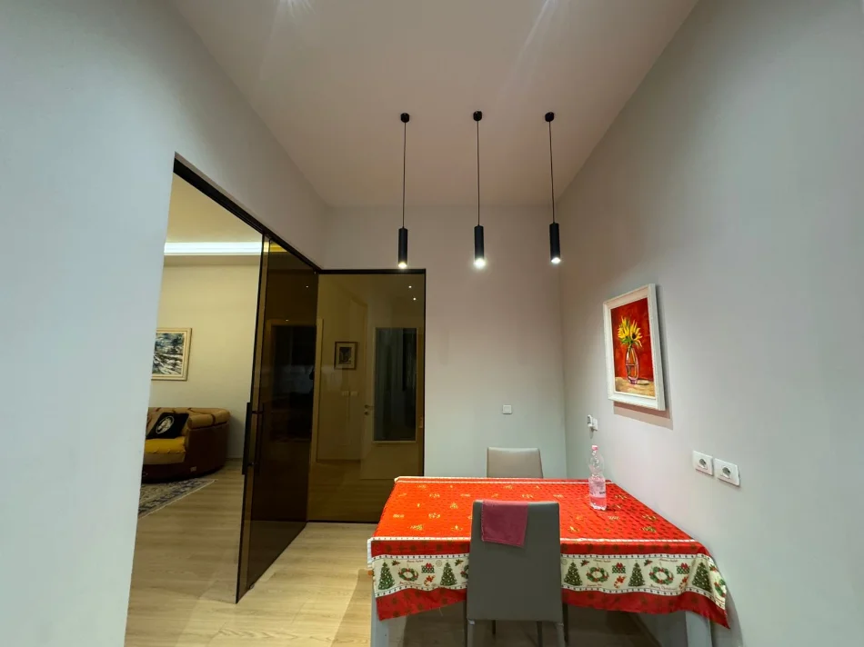 Tirane, shitet apartament 3+1+Ballkon Kati 1, 150 m² 320.000 € 