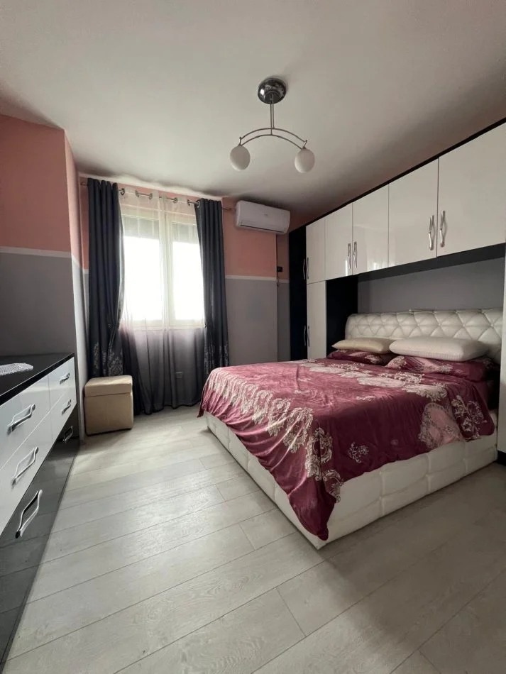 Durres, jepet me qera apartament 3+1+Ballkon Kati 5, 100 m² 550 € 