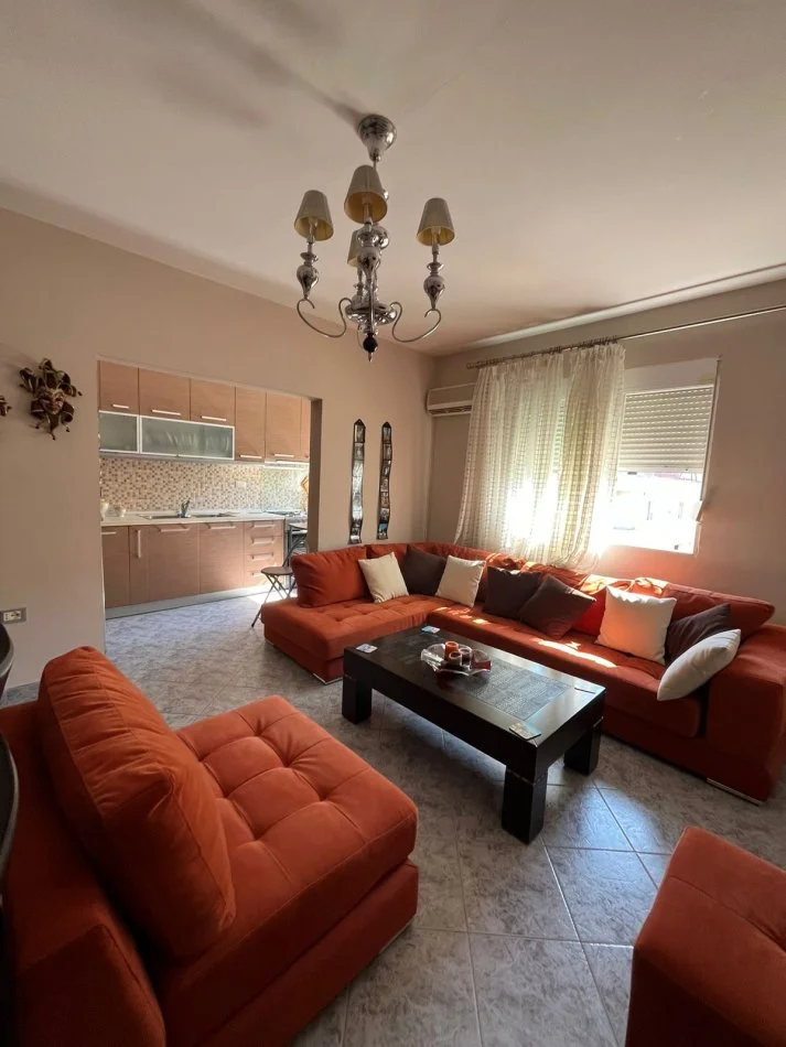 Vlore, jepet me qera apartament 1+1 Kati 4, 64 m² 300 € 
