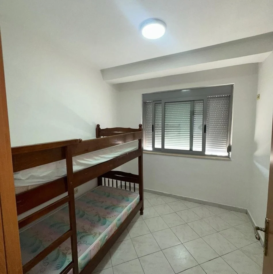 Durres, jepet me qera apartament 2+1+Ballkon Kati 10, 95 m² 300 € (POLICIA DURRES)