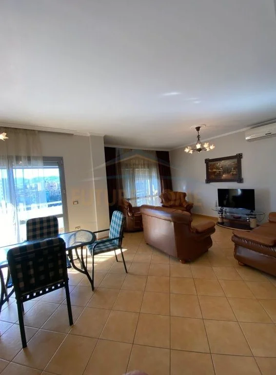 Tirane, jepet me qera apartament 2+1 Kati 7, 126 m² 700 € (Zogu i Zi)