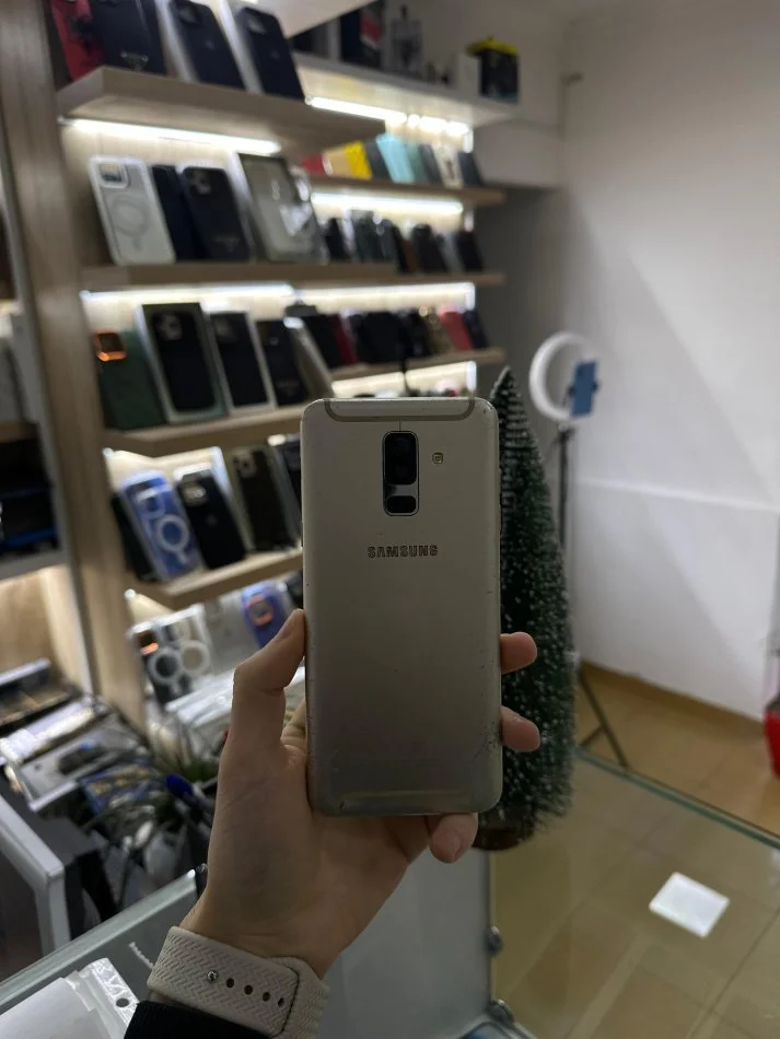 Tirane, shes Celular-Smartphone SAMSUNG A6+