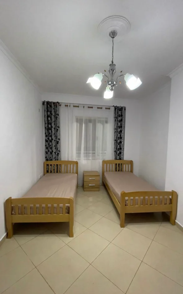 Tirane, jepet me qera apartament 1+1 Kati 3, 90 m² 470 € (Astir, Rruga Mikel Maruli)