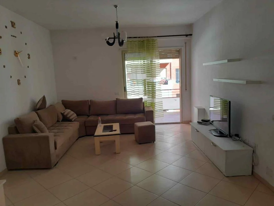 Tirane, jepet me qera apartament 2+1+Ballkon Kati 4, 95 m² 450 € (GOLDEN PARK AMERIKAN 3)