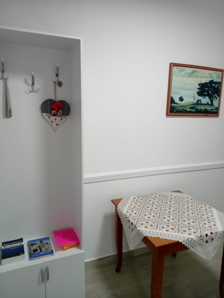 Tirane, jepet me qera apartament 1+1+Ballkon Kati 1, 40 m² 500 € (Pazari i ri ( Perfshira UJI DHE DRITA))