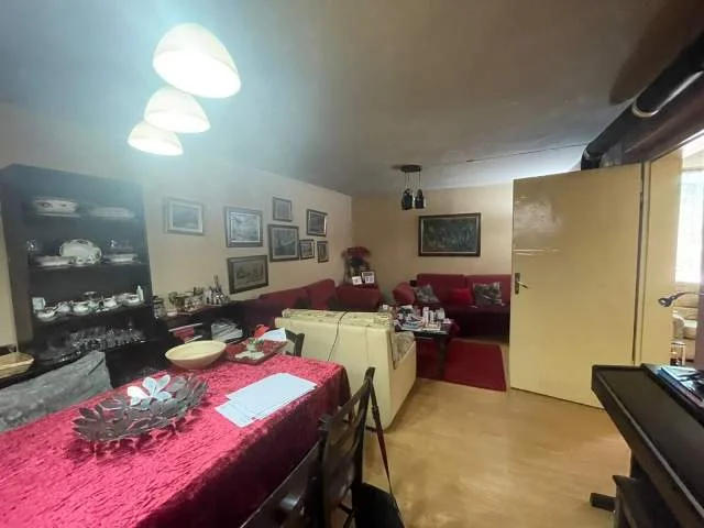 Tirane, shes shtepi 2 Katshe Kati 0, 150 m² 500.000 Euro (Pazari i Ri)