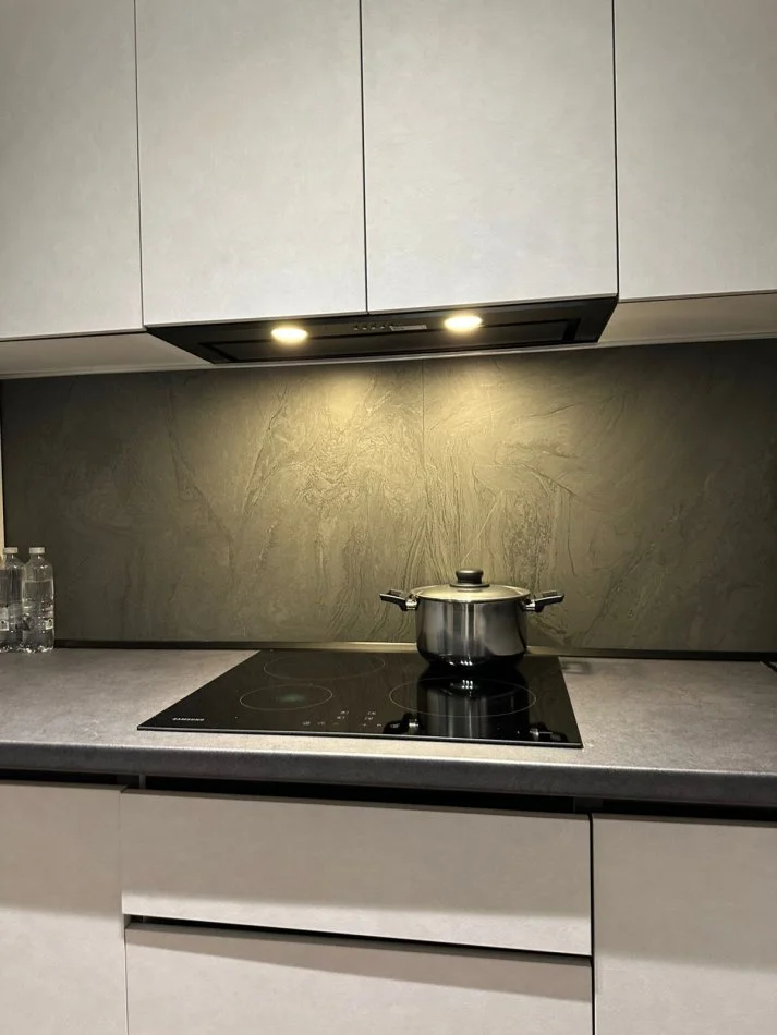 Tirane, jepet me qera apartament 2+1 Kati 3, 78 m² 900 € (Shkolla e Kuqe)