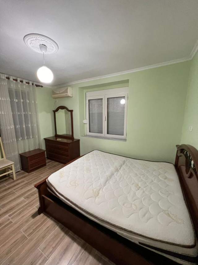 Tirane, jepet me qera apartament 2+1+BLK Kati 2, 70 m² 400 Euro