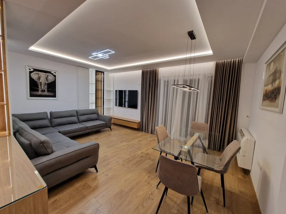 Tirane, jepet me qera apartament 2+1 Kati 3, 83 m² 1.000 € (Kopshti Zoologjik)