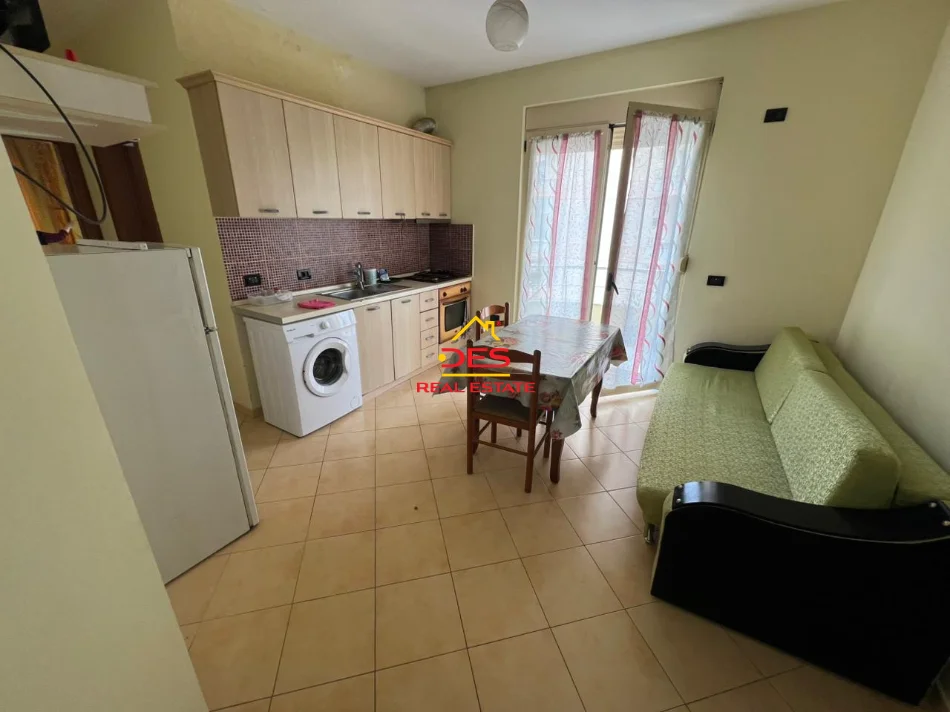 Vlore, shitet apartament 1+1+Ballkon Kati 3, 61 m² (Lungomare)