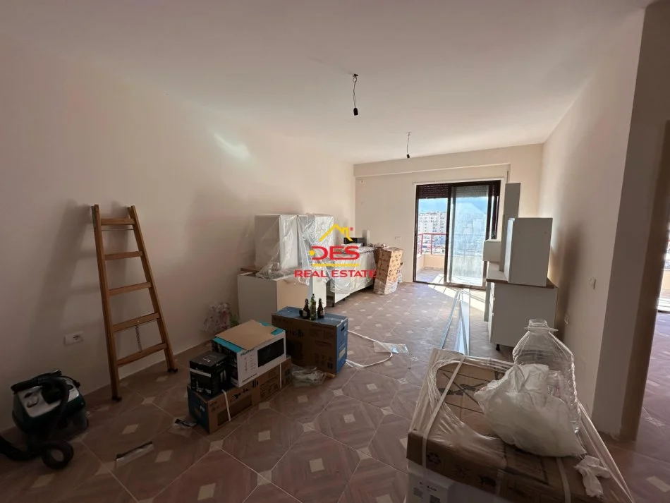 Vlore, shitet apartament 2+1+Ballkon Kati 9, 96 m² 105.000 € (Rruga Gjergj Kastrioti)