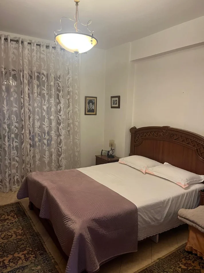 Tirane, jepet me qera apartament 2+1+Aneks+Ballkon Kati 5, 106 m² 700 € (Rruga e Kavajes, tek Kisha Ortodokse)