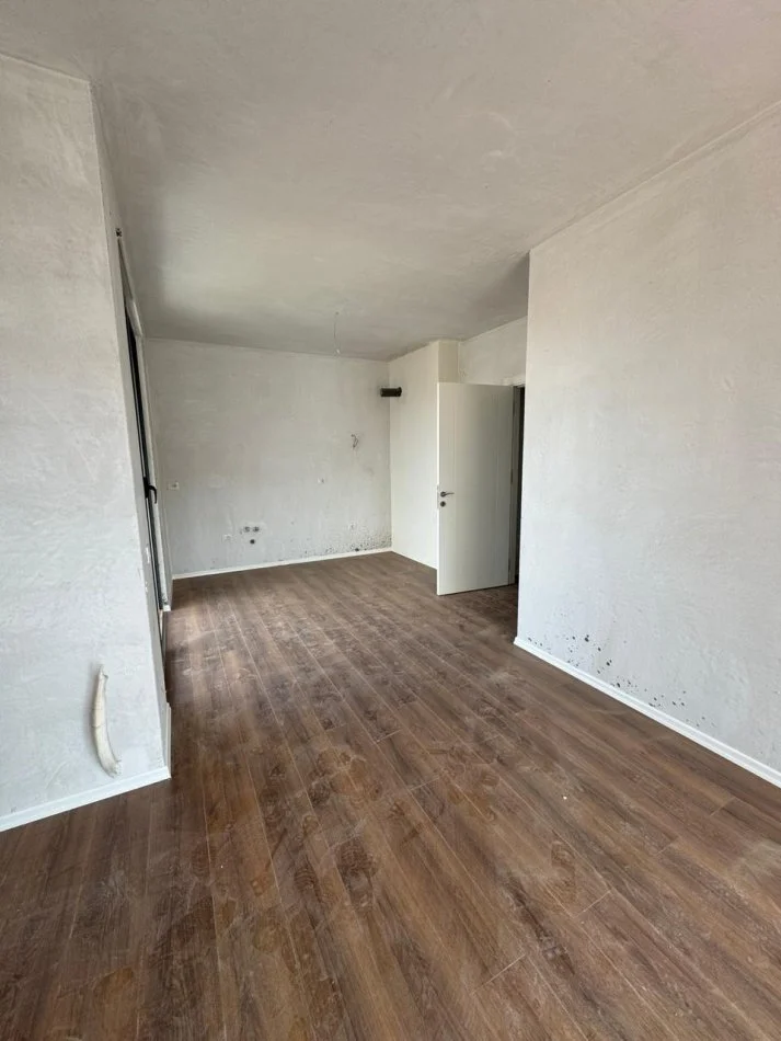 Tirane, shitet apartament 2+1 Kati 4, 106 m² 168.000 € (rruga xhanfize keko)
