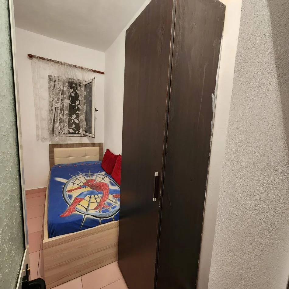 Tirane, jepet me qera apartament 1+1 Kati 1, 70 m² 330 € (Allias)