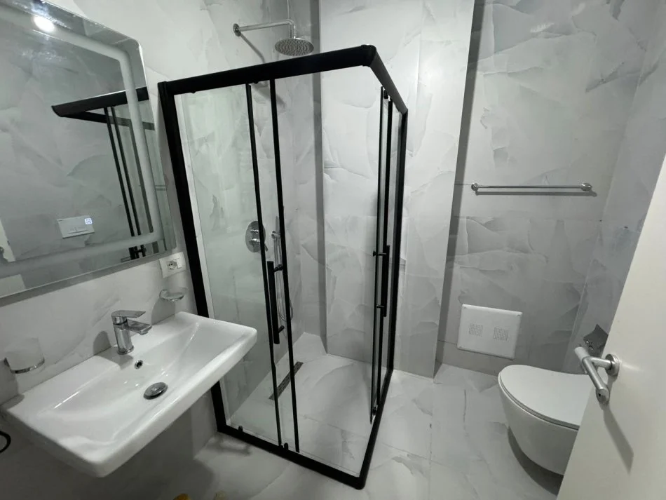 Tirane, jepet me qera apartament 2+1+Ballkon Kati 3, 110 m² 450 € (Pasho hysa)