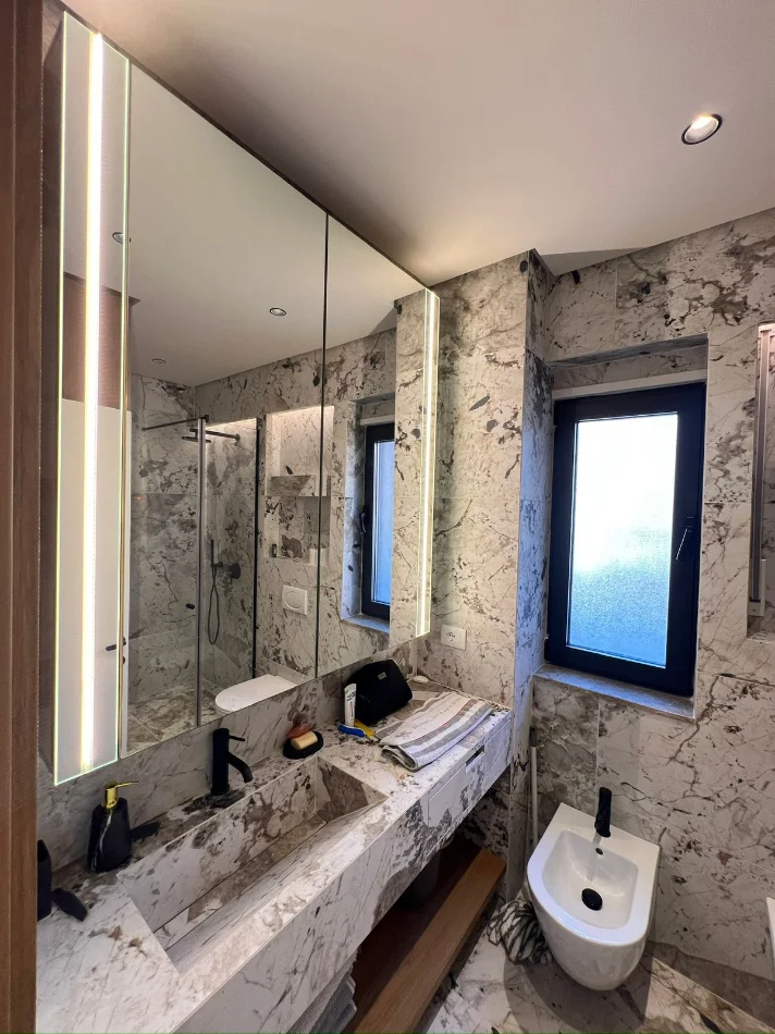 Tirane, jepet me qera apartament 1+1 Kati 1, 700 € 