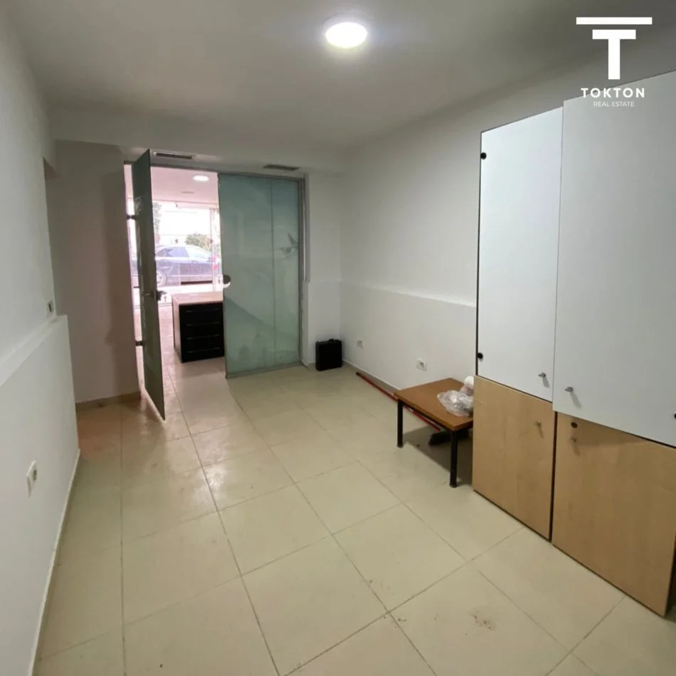 Jepet me Qira , Rruga Fortuzi