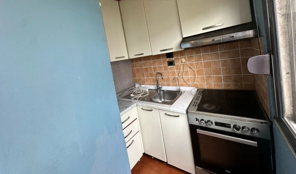 Tirane, jepet me qera apartament 2+1 Kati 5, 60 m² 500 € (Rruga Ferit Xhajko)