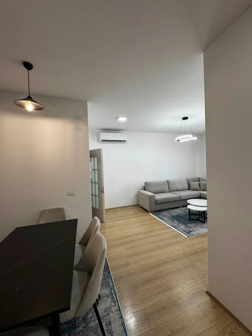 Tirane, jepet me qera apartament 2+1+Ballkon Kati 5, 100 m² 800 € (Rruga "Jordan Misja")