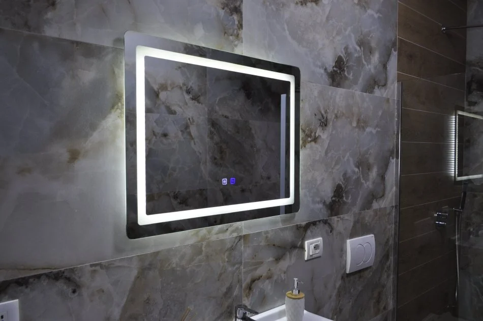 Tirane, jepet me qera apartament 2+1+Ballkon Kati 4, 84 m² 60 € (Sheshi Wilson)