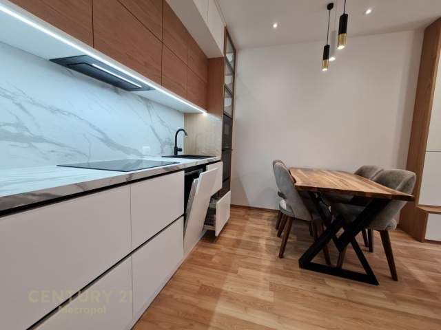 Tirane, jepet me qera apartament 1+1+BLK Kati 9, 72 m² 500 Euro (Rruga Teodor Keko)