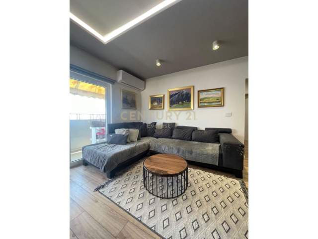 Tirane, shitet apartament 2+1+A+BLK Kati 8, 105 m² 135.000 Euro (Komuna e Parisit)