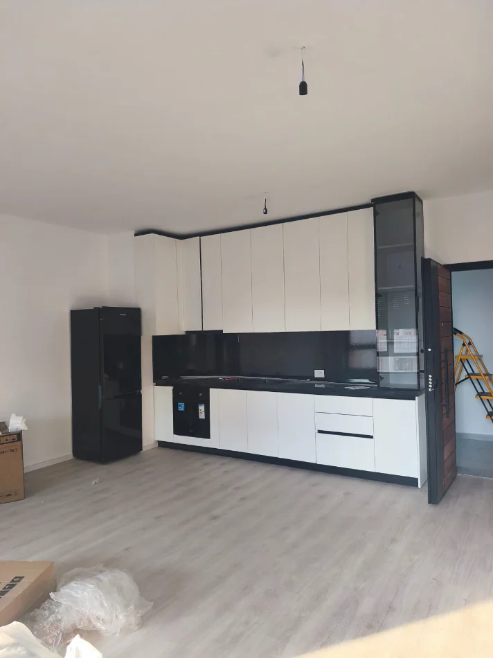 Tirane, jepet me qera apartament 2+1 Kati 7, 100 m² 500 €