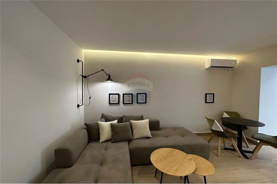 Tirane, jepet me qera 1+1 , 60 m² 550 € (Medreseja)