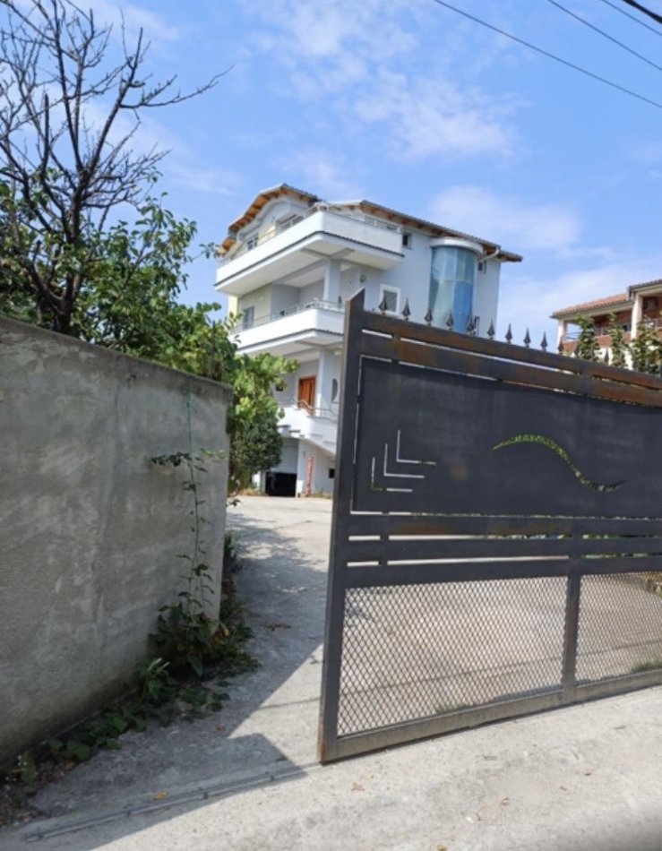 Tirane, shitet Vile 3 Katshe , 350 m² 375.000 € (Babrru)